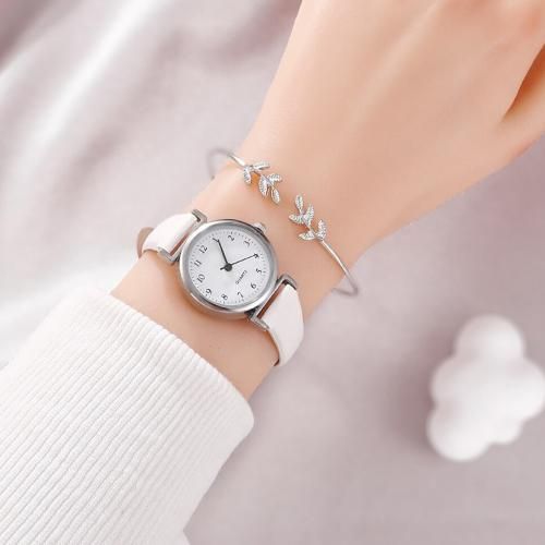 Montre Chic en Cuir Blanc