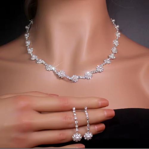 Ensemble de Bijoux en Cristal Plaqué Argent, Boucles d'Oreilles et Collier