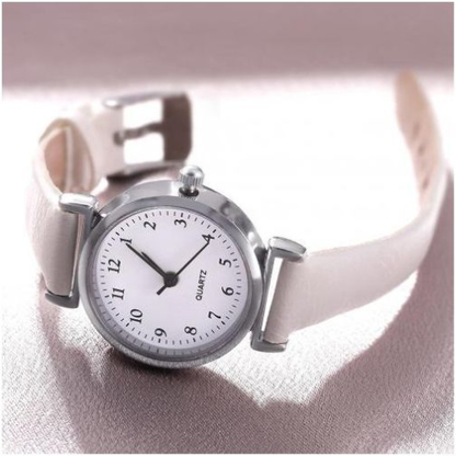 Montre Chic en Cuir Blanc