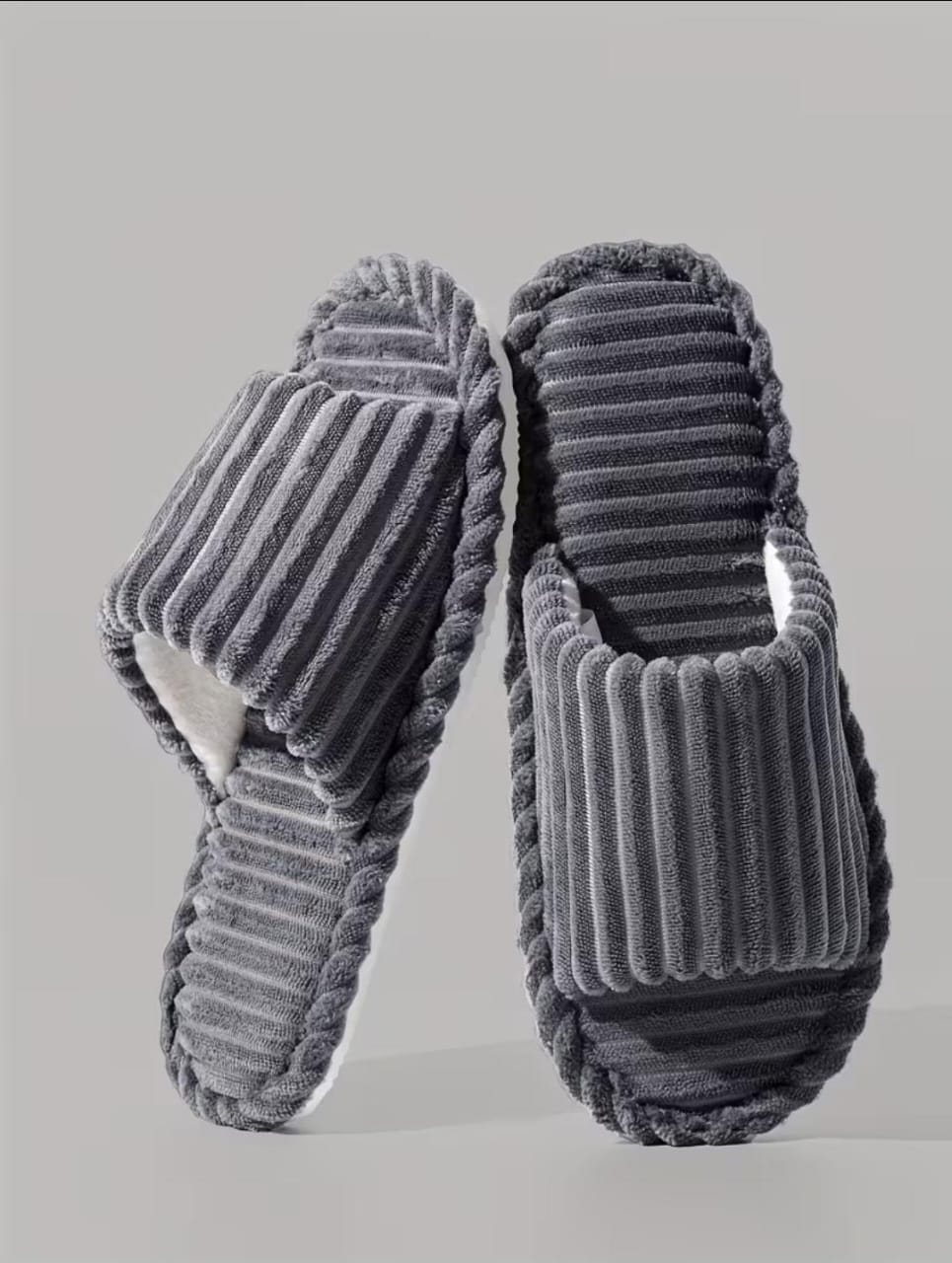 Plush slippers, soft and comfortable